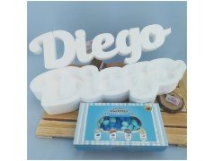 Nomi portaconfetti in polistirolo con confetti azzurri