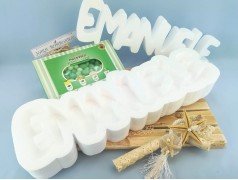 Scritta in polistirolo portaconfetti con confetti Verdi panorama