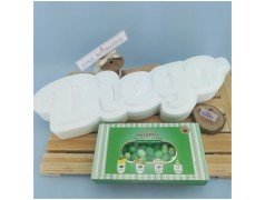 Scritta in polistirolo portaconfetti con confetti Verdi scritta completa