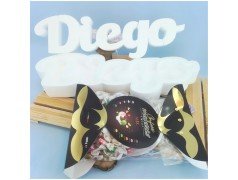 Scritta portaconfetti con confetti incartati mix Twist