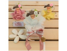 Fatine con abiti di petali portachiavi bomboniere