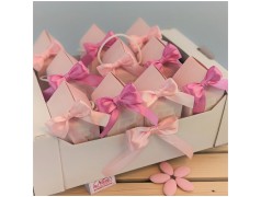 Scatolina portaconfetti a forma di Casetta con orsacchiotto rosa