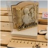 Bambino in preghiera Davanti al Calice della prima Comunione