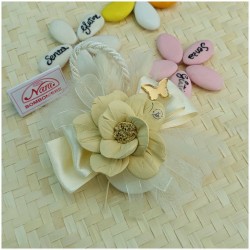 Rose Satinate Bomboniere Capodimonte con saponette panna