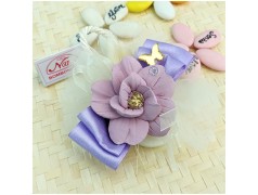 Rose Satinate Bomboniere Capodimonte con saponette rosa