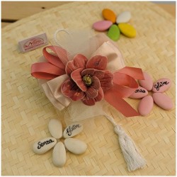 Collezione Glicine Bomboniere Capodimonte cuore cuscinetto con rosa