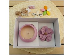 Candele Bomboniere con fiore di Capodimonte rosa