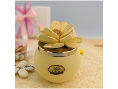 Candele Bomboniere con fiore di Capodimonte giallo