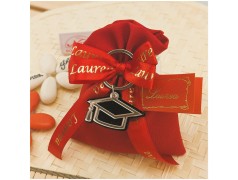Bomboniere Laurea Economia cappello portachiavi