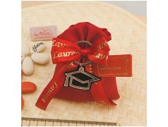 Bomboniere Laurea Economia cappello portachiavi