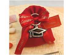 Bomboniere Laurea Economia cappello portachiavi
