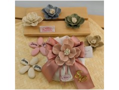 Fiore in porcellana Bomboniera Italiana