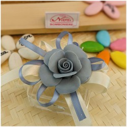 Rosa in porcellana su scatolinain plex