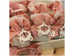 Bomboniera Battesimo Bambina portachiavi carrozza principessa con iniziale