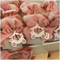 Bomboniera Battesimo Bambina portachiavi carrozza principessa con iniziale