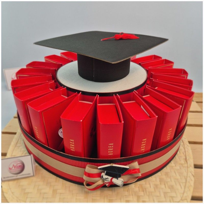Torta di scatoline bomboniere per laurea