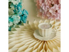 Candela in Tazzina Bianca di Claraluna