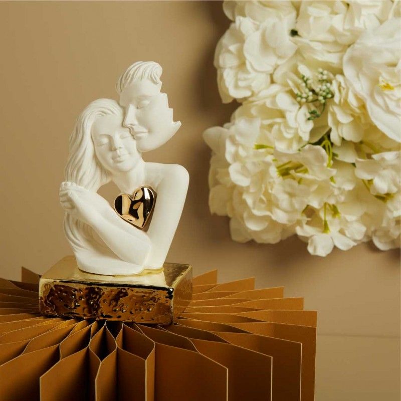 Bomboniera claraluna 2026 Coppia Innamorati 26266 con base oroargento 26266