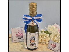 Bottiglie di prosecco con Capibara Calciatore