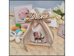 Sacchettino con Pensionato sulla sedia a dondolo