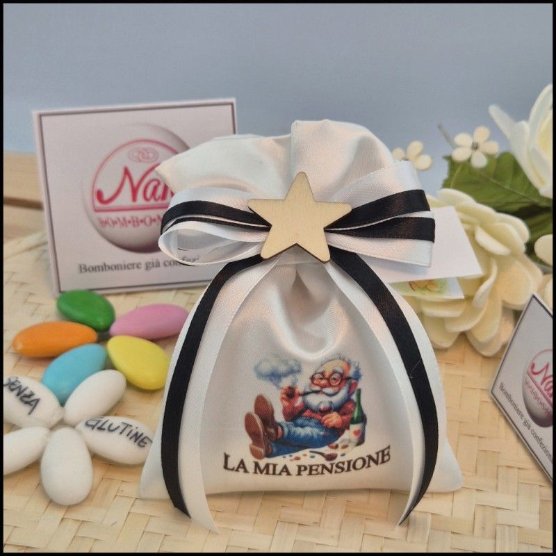 Sacchettino con Pensionato Sdraiato sull erba