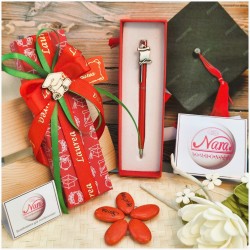 Bomboniera Laurea Penna Rossa con Applicazione Pergamena