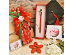 Bomboniera Laurea Medicina e Farmacia Penna Rossa con Ciondolo Caduceo