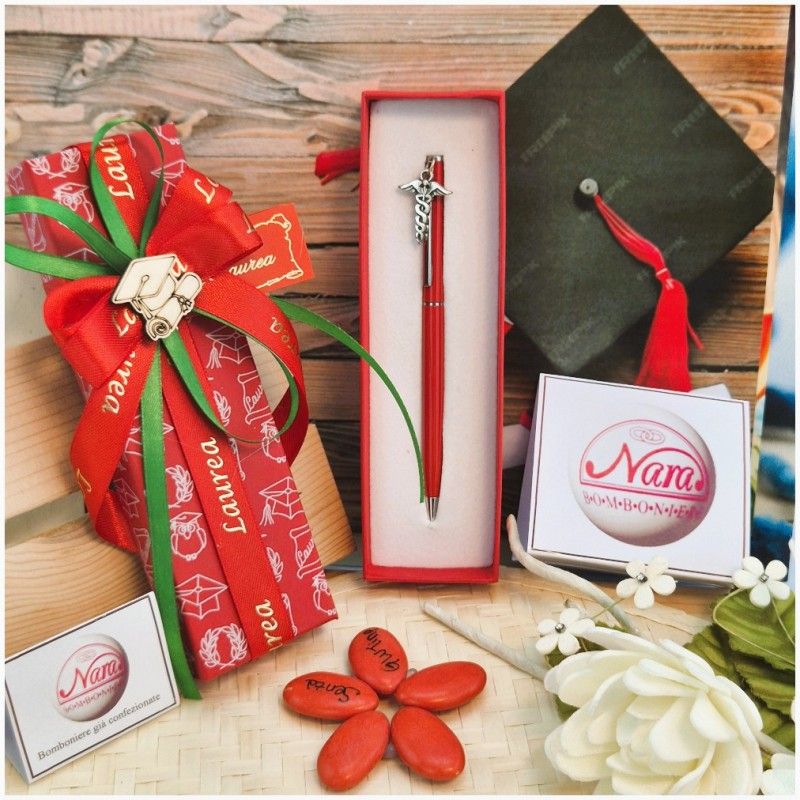 Bomboniera Laurea Medicina e Farmacia Penna Rossa con Ciondolo Caduceo