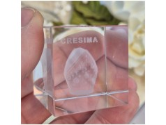 Bomboniera Cresima Lampada Cubo 3D Mitria - Base Led e Incisione Nome INCLUSA