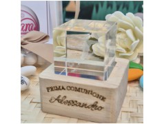 Bomboniera Calcio Lampada Cubo 3D calciatore - Base Led e Incisione Nome INCLUSA