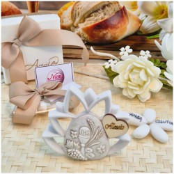 Bomboniera Comunione Fiore di loto Calice in Pietra Leccese e Marmo con nome personalizzato panoramica