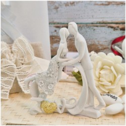 Bomboniera Matrimonio Sposi "Bacio d'Amore" in Resina Effetto Pietra con Cuore Oro