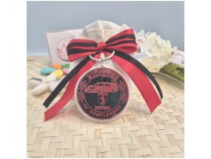 Bomboniera 18 Anni Portachiavi Plexiglas Auto Sportiva Rossa Personalizzato con Nome