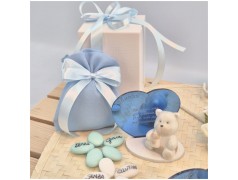 Bomboniera Battesimo orsetto per maschio in porcellana con cuore personalizzato