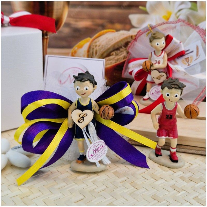 Bomboniera Comunione Basket Cestisti Assortiti con Iniziale e Colori Squadra