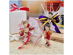 Bomboniera Comunione Basket Cestisti Assortiti con Iniziale e Colori Squadra