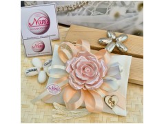 Bomboniera Matrimonio Cuscino Profumato con Rosa in Porcellana Rosa Cipria