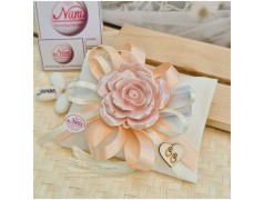 Bomboniera Matrimonio Cuscino Profumato con Rosa in Porcellana Rosa Cipria