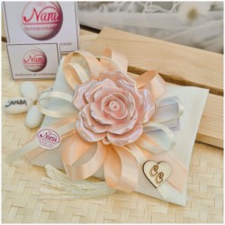 Bomboniera Matrimonio Cuscino Profumato con Rosa in Porcellana Rosa Cipria