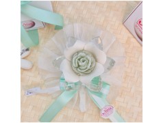 Bomboniera Matrimonio Debora Carlucci Fiore Piccolo in Cristallo e Porcellana Bianca con Fiore Candelina