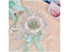 Bomboniera Matrimonio Debora Carlucci Fiore Medio in Cristallo e Porcellana Bianca con Fiore Candelina