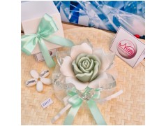 Bomboniera Matrimonio Debora Carlucci Fiore Grande in Cristallo e Porcellana Bianca con Fiore Candelina