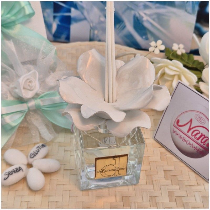 Bomboniera Matrimonio Debora Carlucci Profumatore Fiore in Ceramica Bianco con Essenza