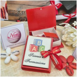 Bomboniera Laurea Scienze della Formazione Scatolina Libro con Matite e Cubi