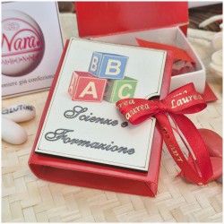 Bomboniera Laurea Scienze della Formazione Scatolina Libro con Matite e Cubi