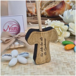 Bomboniera Comunione e Cresima Profumatore Tau in Legno con Frase Capolavoro