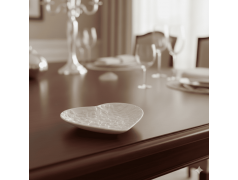 Bomboniera Hervit Piatto Cuore in Porcellana Bianca con Decori Floreali a Rilievo