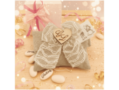 Bomboniera Matrimonio Sacchetto Shabby Chic in Juta e Pizzo con Iniziali in Legno