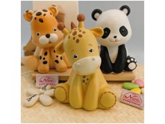 Bomboniera Battesimo Utile Maxi Safari - Salvadanaio Animali della Giungla (Panda, Giraffa, Leopardo)