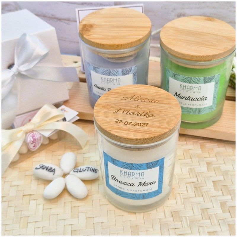 Bomboniera Matrimonio Candela Profumata Kharma Living in Vetro con Tappo Legno Personalizzato